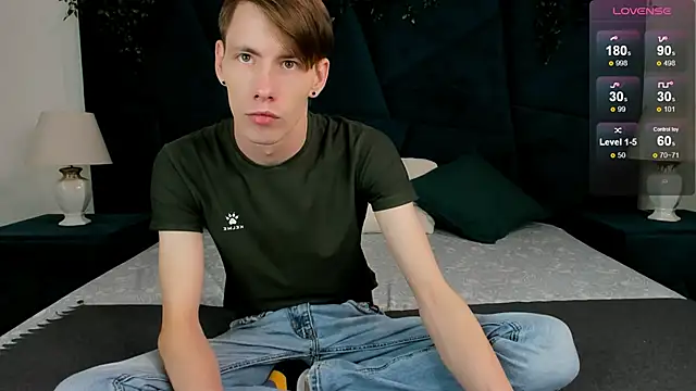 Snapshot of Erick_Wilson chatting on 11.24.25 Erick Wilson online show from 11.24.25