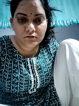 Anushka Singh0 online show from 03.25.26