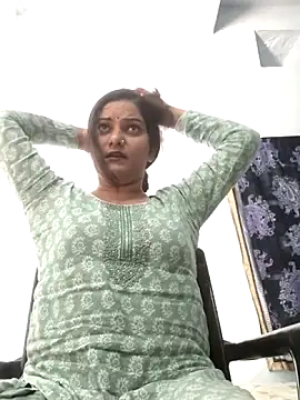 Anushka Singh0 online show from 05.03.26