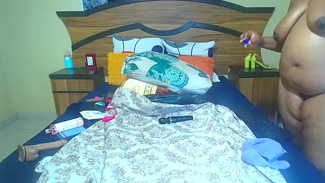 Snapshot of Queenxxxjesy chatting on 04.26.26 Queenxxxjesy online show from 04.26.26