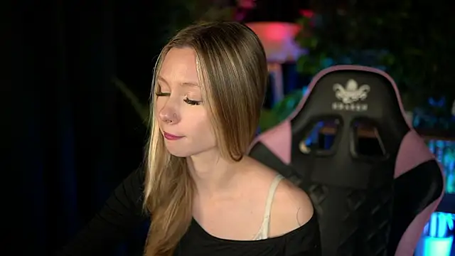 SweetDaisy me online show from 02.25.26