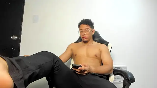 MaxSeduce23 online show from 02.22.26