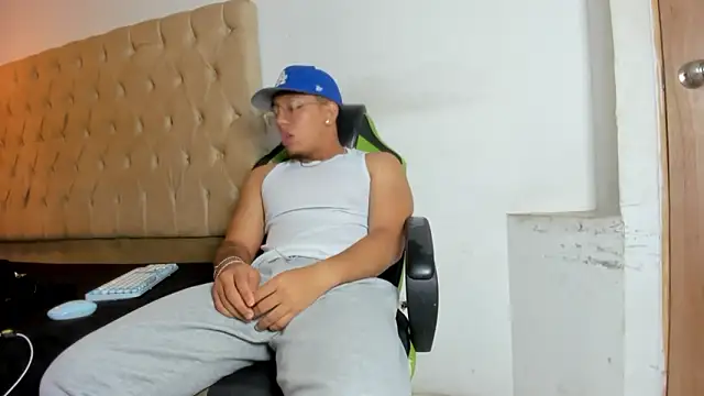 MaxSeduce23 online show from 02.24.26