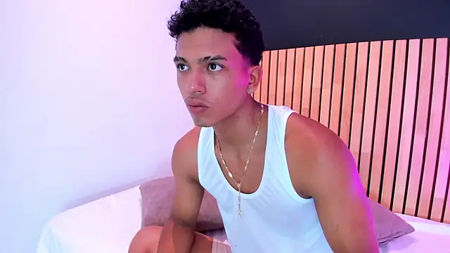 Snapshot of jhoystrong_ chatting on 02.27.26 jhoystrong online show from 02.27.26