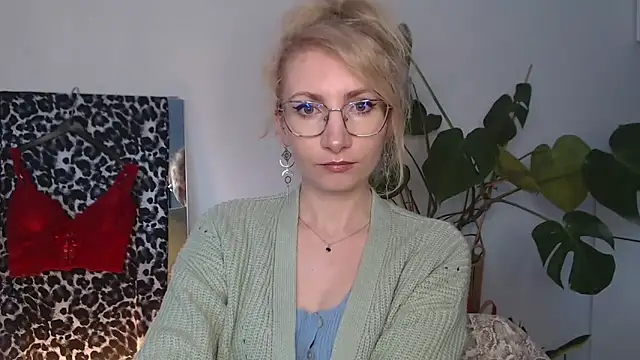 CinderellaMoon online show from 04.10.26