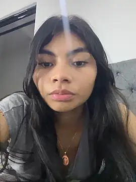 Snapshot of eimmy__skinny chatting on 05.19.26 eimmy skinny online show from 05.19.26