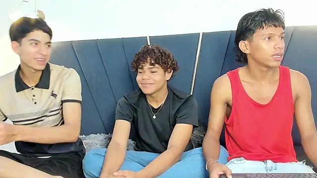 Snapshot of kleiver_cum18 chatting on 02.14.26 kleiver cum18 online show from 02.14.26