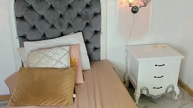 Snapshot of angelsky11 chatting on 03.10.26 angelsky11 online show from 03.10.26