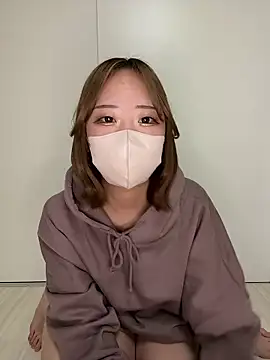 Snapshot of YUNA-66 chatting on 02.17.26 YUNA-66 online show from 02.17.26