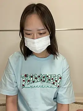 Snapshot of YUNA-66 chatting on 04.02.26 YUNA-66 online show from 04.02.26