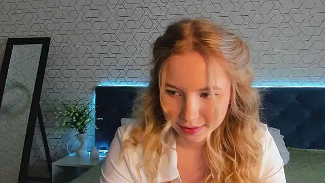 Linda  Bloom online show from 03.26.26