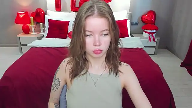 Snapshot of Violetta__Dreams chatting on 02.20.26 Violetta Dreams online show from 02.20.26