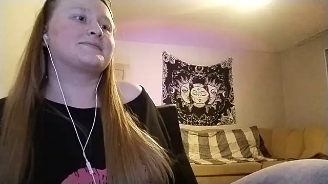 Snapshot of AnikaLipps chatting on 04.18.26 AnikaLipps online show from 04.18.26