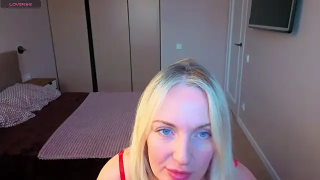 MonikaFoxys online show from 02.25.26