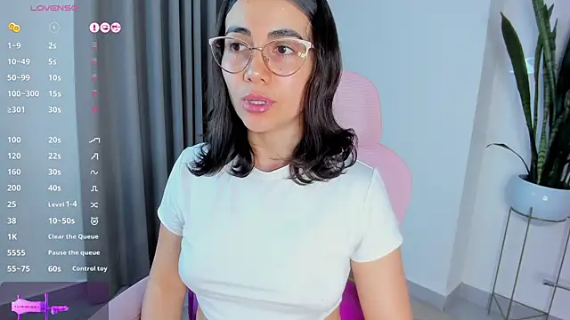 Snapshot of sara_ospina22 chatting on 04.07.26 sara ospina22 online show from 04.07.26