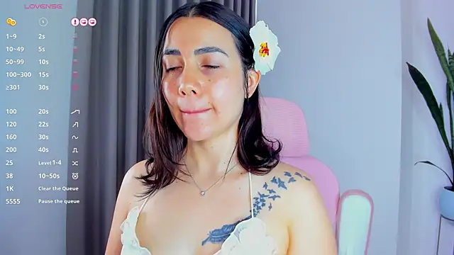 Snapshot of sara_ospina22 chatting on 04.18.26 sara ospina22 online show from 04.18.26
