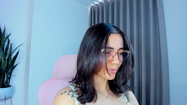 Snapshot of sara_ospina22 chatting on 04.30.26 sara ospina22 online show from 04.30.26