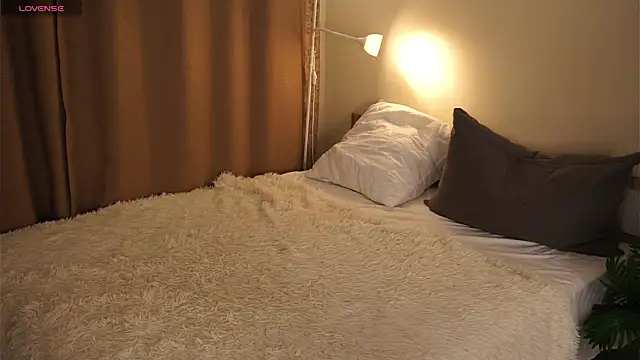 LuannStockbridge online show from 02.25.26