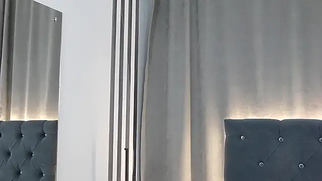 VikkyVonn online show from 04.23.26