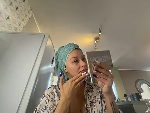 FoxyValentine online show from 05.23.26
