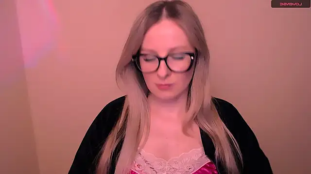 Snapshot of AnnePeach chatting on 03.06.26 AnnePeach online show from 03.06.26