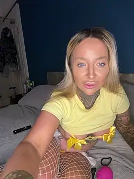 Summerwestt online show from 04.12.26