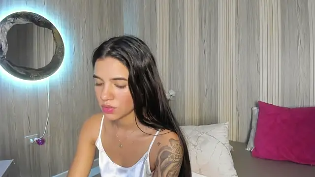 Snapshot of Isabellaa_Rosee chatting on 06.14.26 Isabellaa Rosee online show from 06.14.26