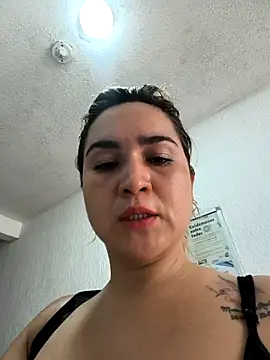Snapshot of violet-grey chatting on 04.24.26 violet-grey online show from 04.24.26