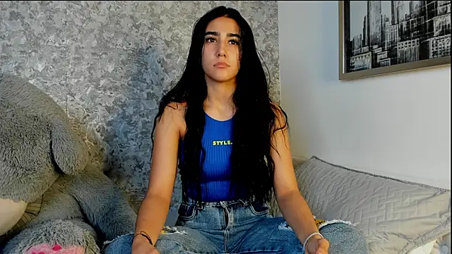 Anika H online show from 04.12.26