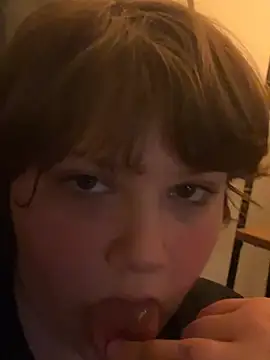 Snapshot of plushietoy chatting on 02.22.26 plushietoy online show from 02.22.26