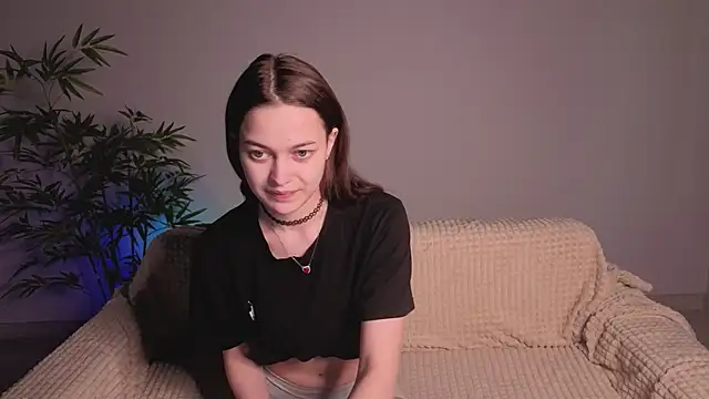 parrot kisha online show from 04.13.26