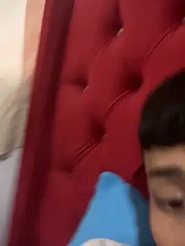 Snapshot of glopetitooo chatting on 02.15.26 glopetitooo online show from 02.15.26