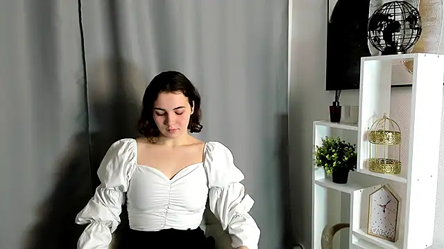 Snapshot of ShalaBethay chatting on 02.16.26 ShalaBethay online show from 02.16.26