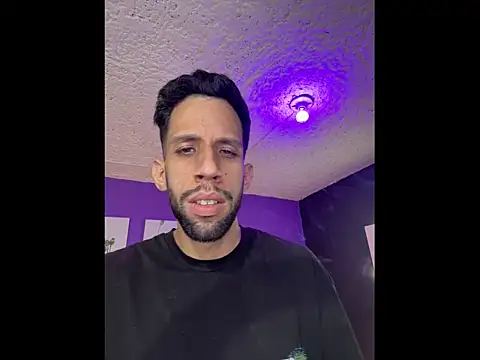 Snapshot of Karim_mansur chatting on 03.24.26 Karim mansur online show from 03.24.26