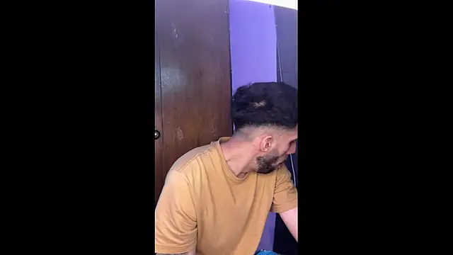 Snapshot of Karim_mansur chatting on 03.25.26 Karim mansur online show from 03.25.26