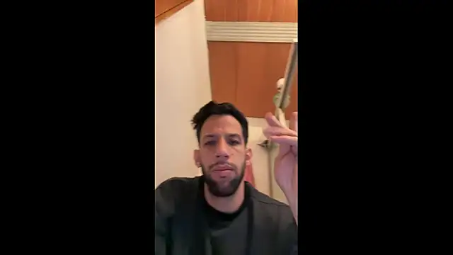 Snapshot of Karim_mansur chatting on 04.06.26 Karim mansur online show from 04.06.26