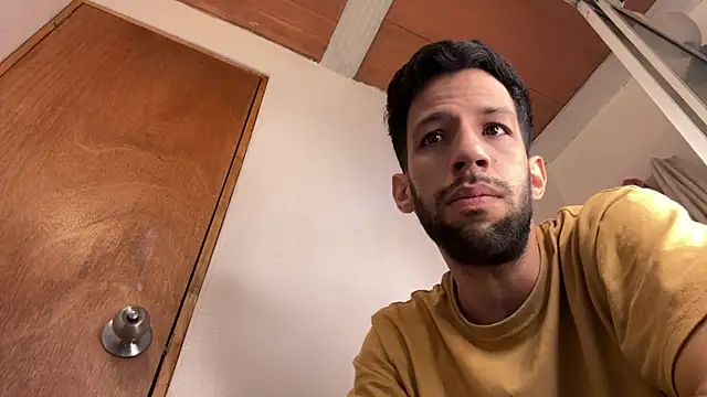 Snapshot of Karim_mansur chatting on 04.08.26 Karim mansur online show from 04.08.26