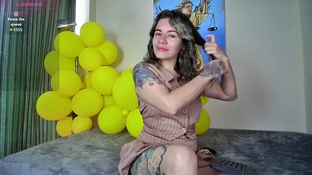 oriana thomson01 online show from 05.20.26