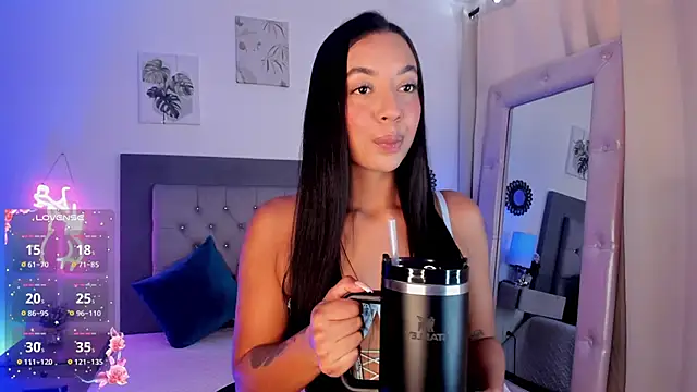 julietha Vega online show from 03.28.26