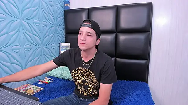 Snapshot of bad_boy_cum_ chatting on 02.20.26 bad boy cum online show from 02.20.26