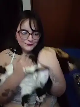 Snapshot of daphneev chatting on 05.08.26 daphneev online show from 05.08.26