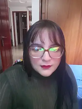Snapshot of daphneev chatting on 05.12.26 daphneev online show from 05.12.26