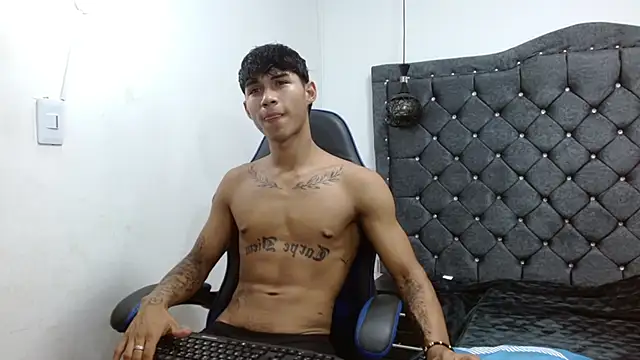 Snapshot of luka_big18 chatting on 04.13.26 luka big18 online show from 04.13.26