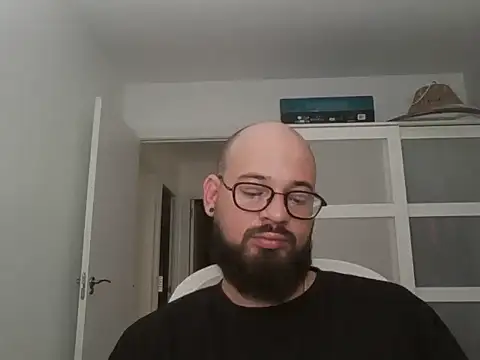 Snapshot of lachy2410 chatting on 07.14.26 lachy2410 online show from 07.14.26