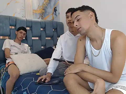 Snapshot of GOLD_BOYS chatting on 02.19.26 GOLD BOYS online show from 02.19.26