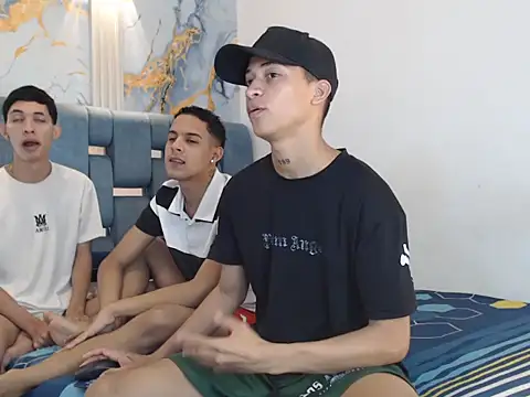 Snapshot of GOLD_BOYS chatting on 02.26.26 GOLD BOYS online show from 02.26.26