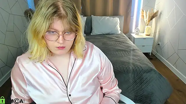 luna c0ra online show from 04.09.26