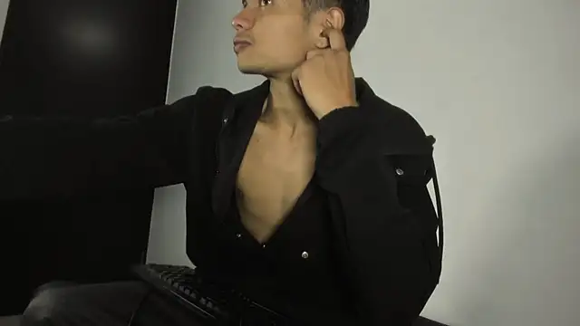 Snapshot of ClemontRosse chatting on 02.27.26 ClemontRosse online show from 02.27.26