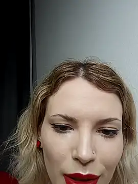 Snapshot of VinylKiss chatting on 02.26.26 VinylKiss online show from 02.26.26