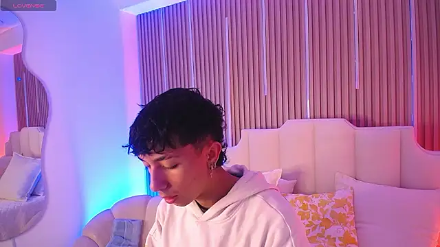 Snapshot of Aiden_Rivers_ chatting on 03.06.26 Aiden Rivers online show from 03.06.26